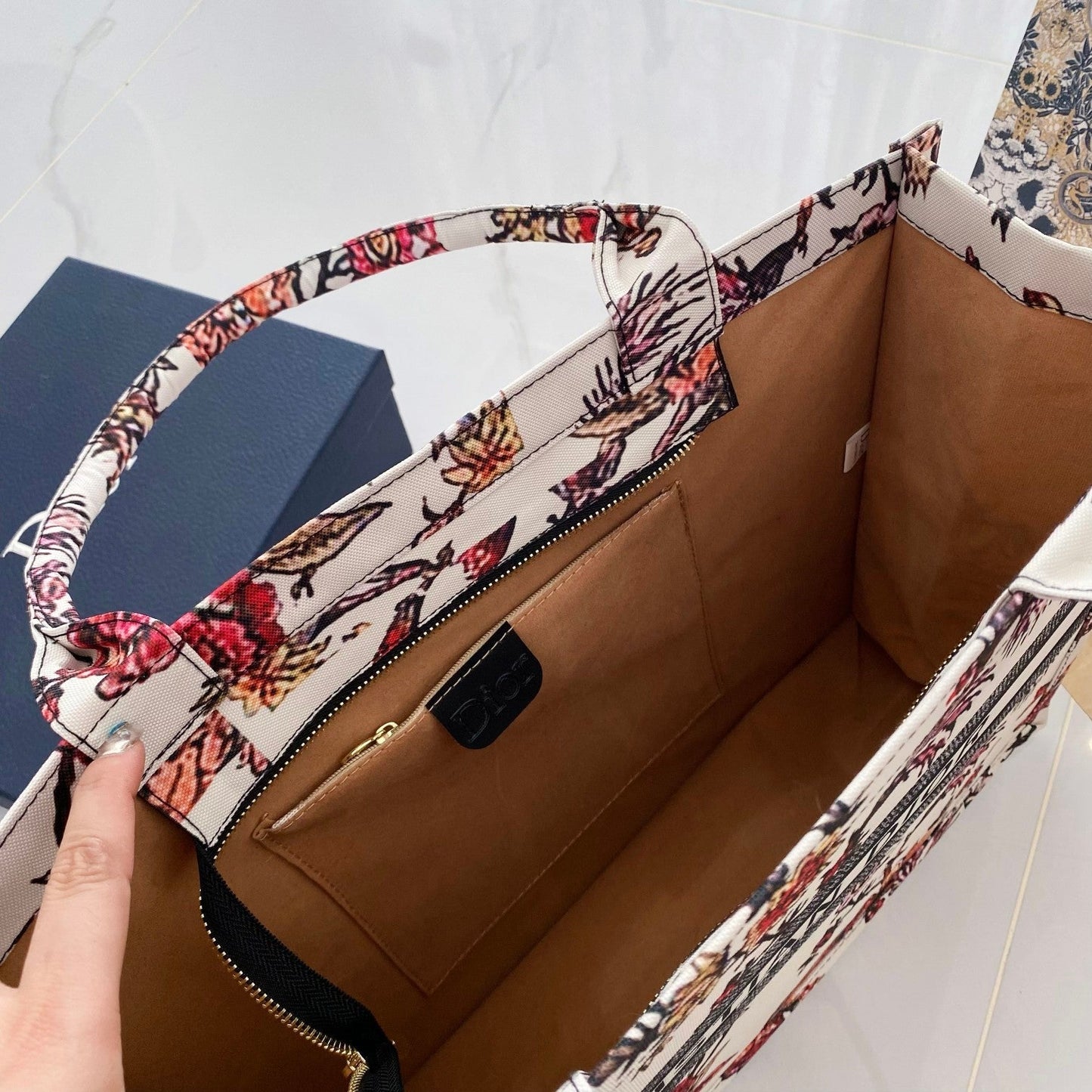 時尚 & 精緻:輕奢皮革手提包