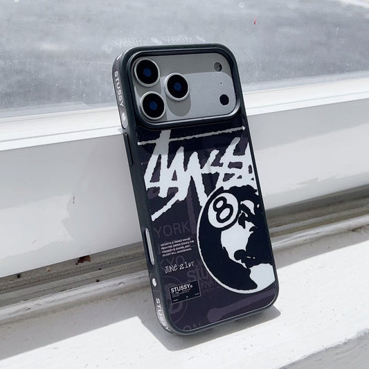 Capa para iPhone com logotipo lateral da edição Streetwear