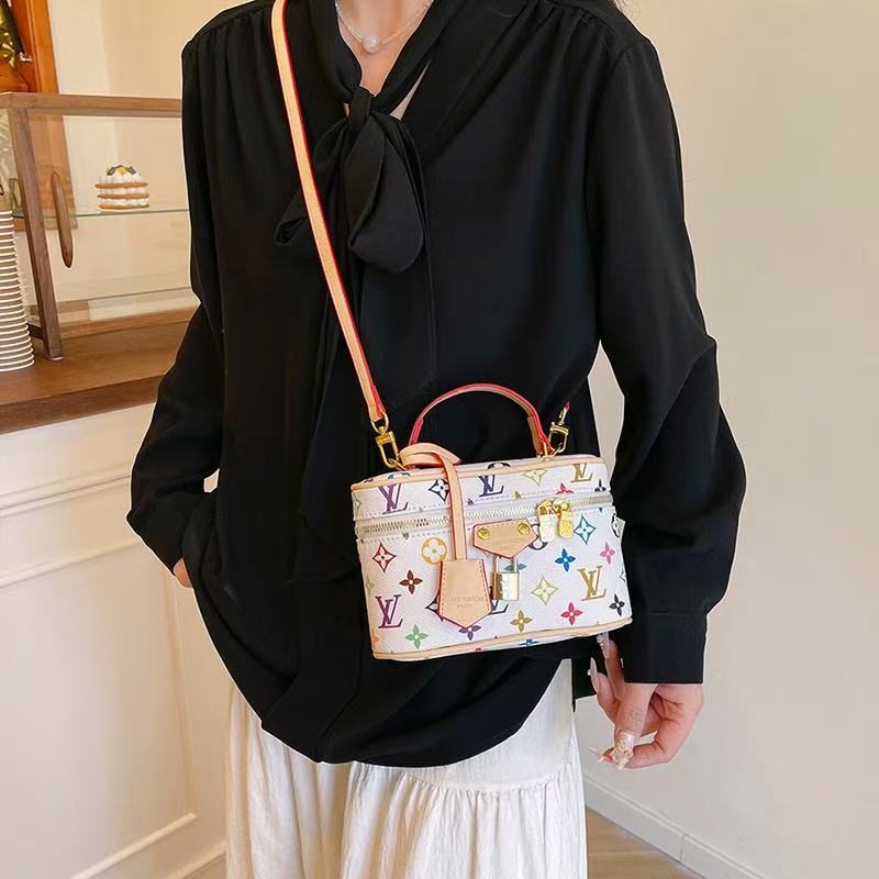 復古風格的 Box 手提包 – 優雅的 Monogram Tote Box