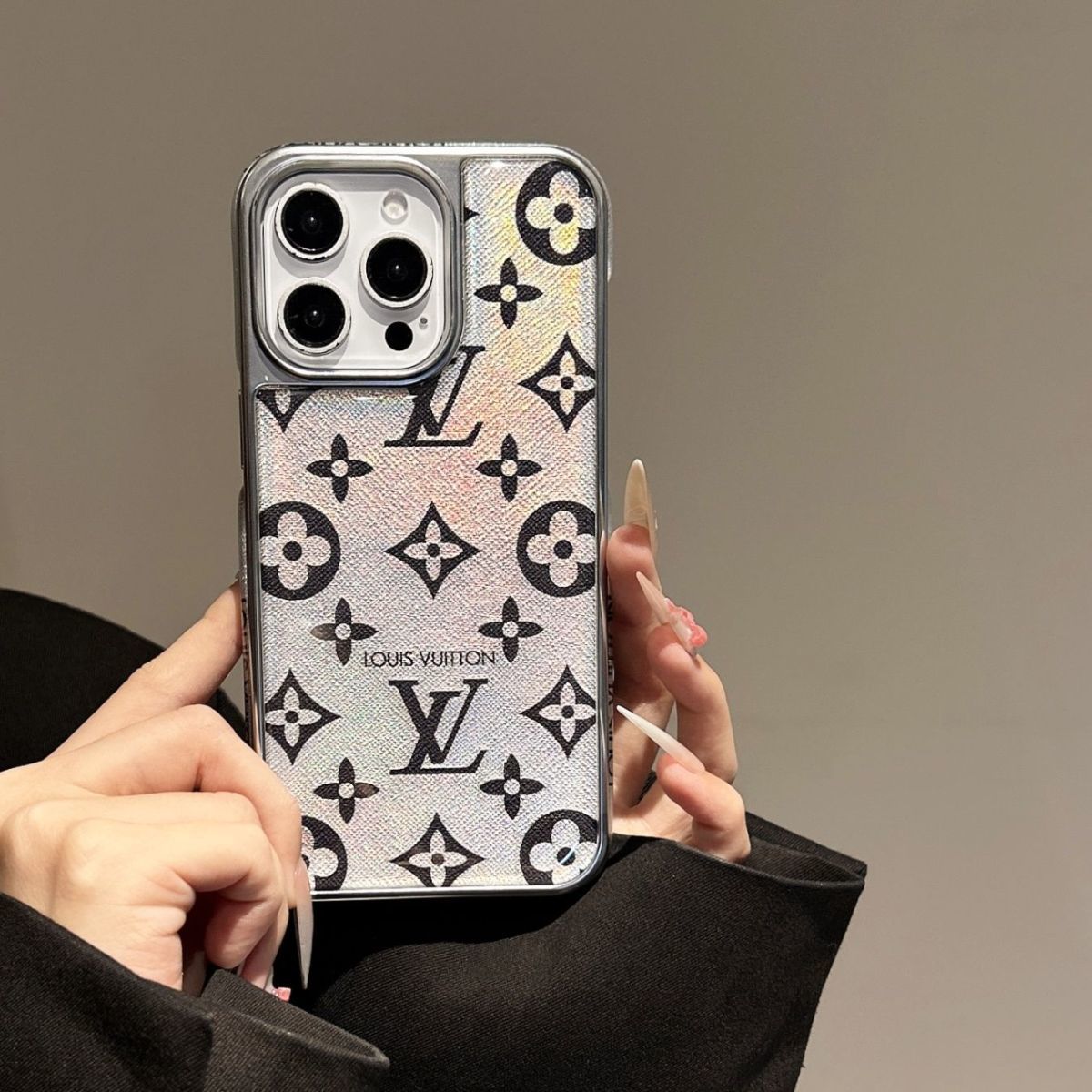 휴대전화 속 럭셔리 – 세련됨. 용감한. 상의. 아이폰 케이스