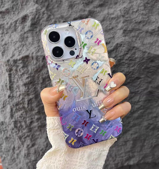 Iridescent Dreams – Capa holográfica para iPhone inspirada em LV