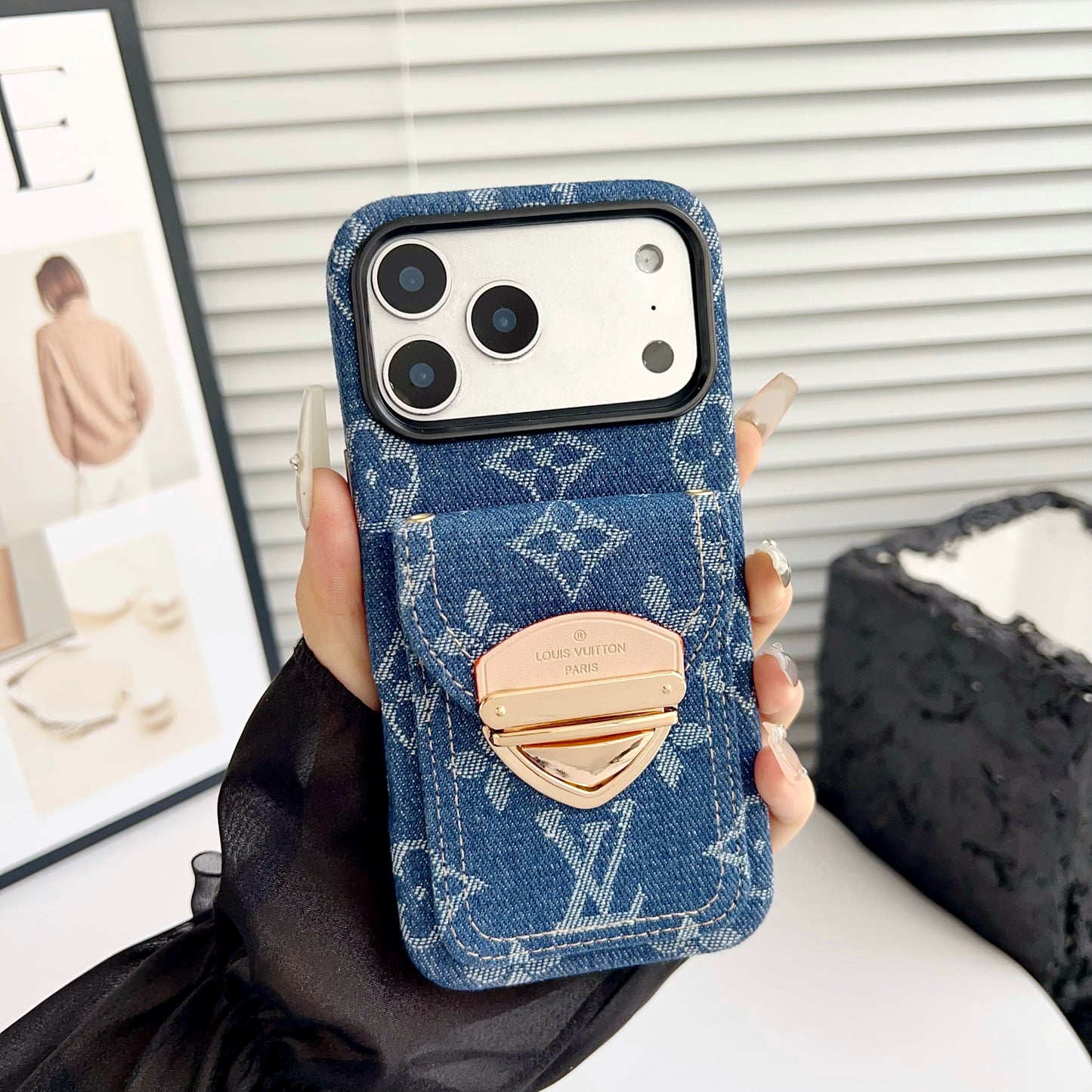 Lyxigt axelbandsskal till iPhone med kortficka & Avtagbar rem