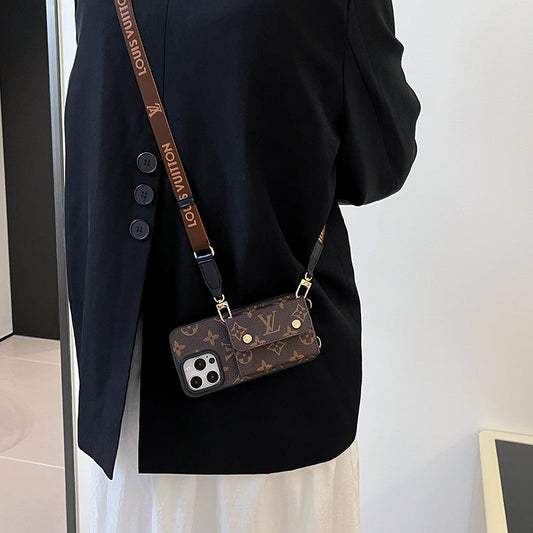 Brązowe etui na iPhone'a z łańcuszkiem na karty Lou