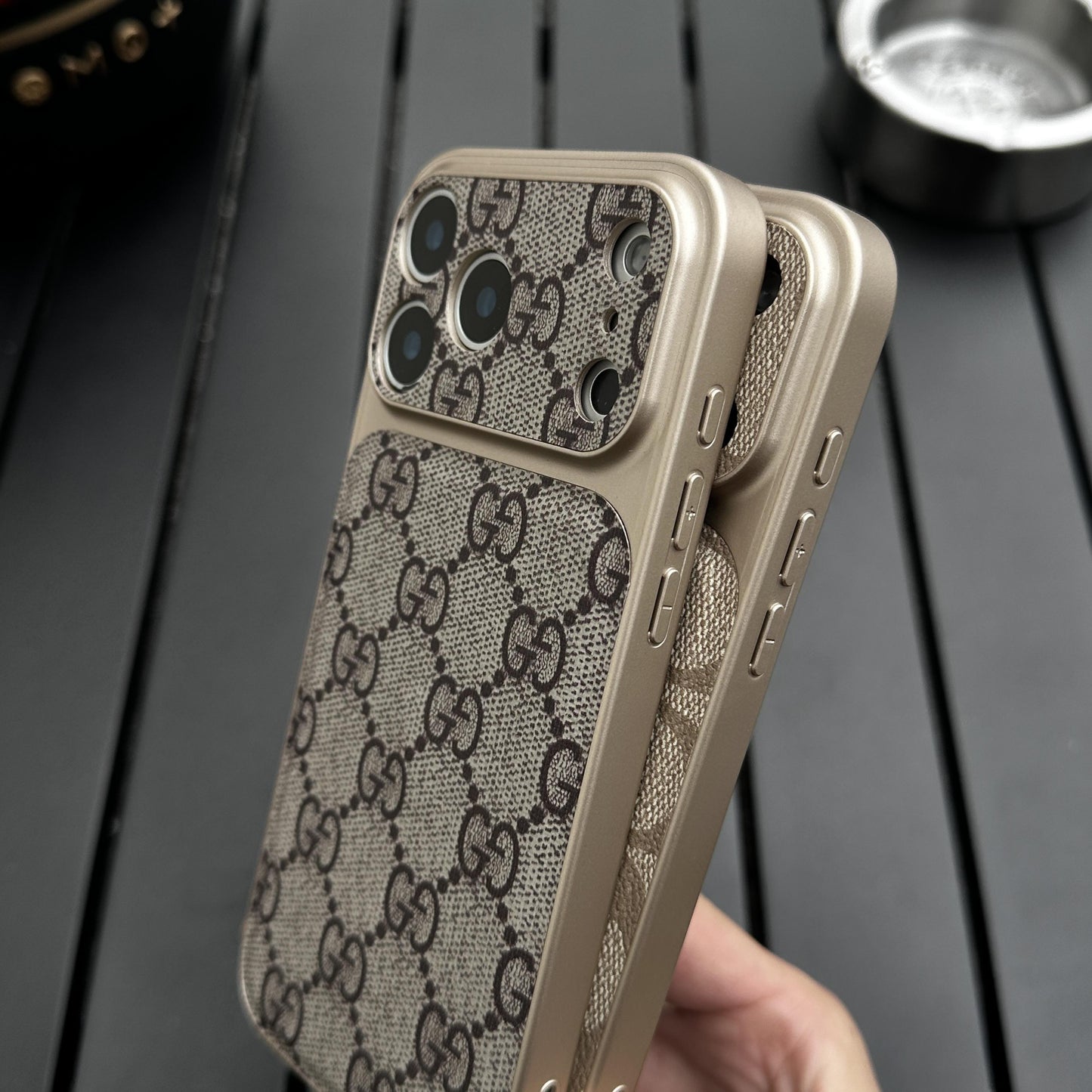 Luxusní kožené pouzdro na telefon se vzorem a hranami odolnými proti nárazům