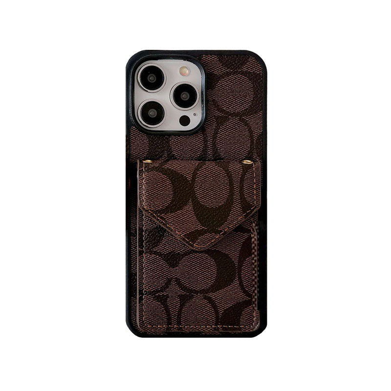 Capa Coach para iPhone com porta-cartões e alça marrom escuro -SJ240513