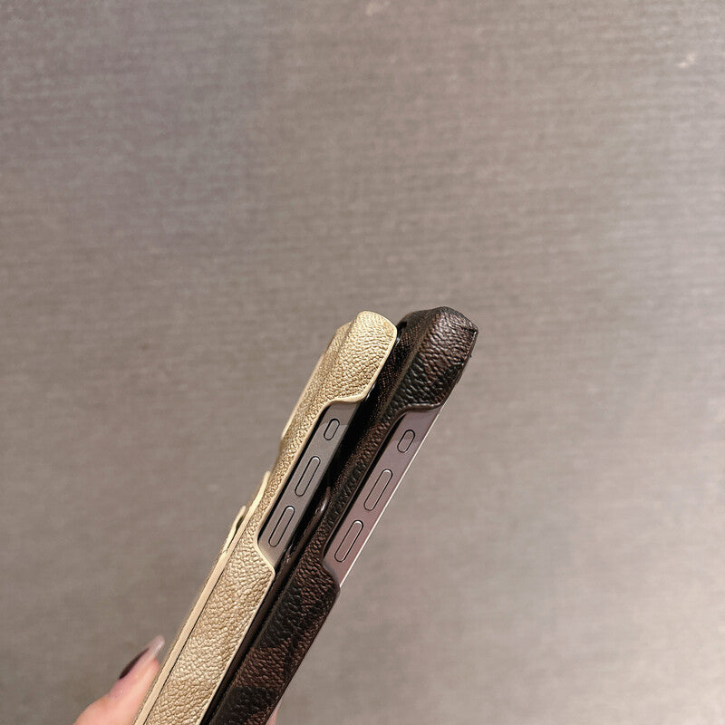 Capa clássica para iPhone Coach com suporte para cartão branco -JQB240330