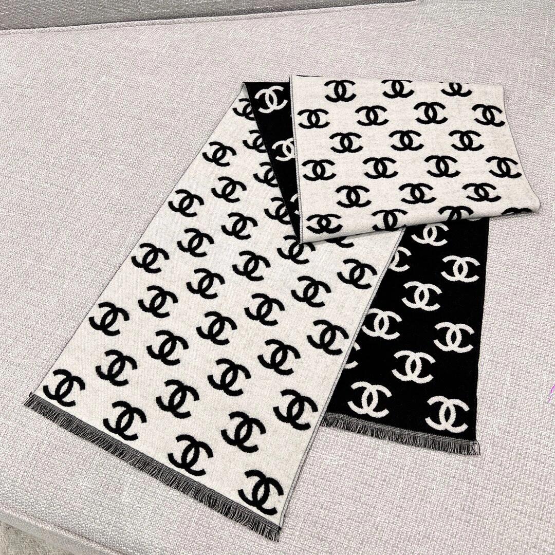 Black and white double-sided double-ring textured knitted shawl