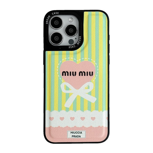 Miu Green & iPhone-Hülle aus rosa Leder