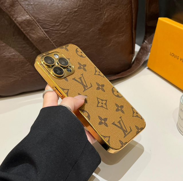 전기 도금된 골드 엣지의 Lou 클래식 모노그램 iPhone 케이스