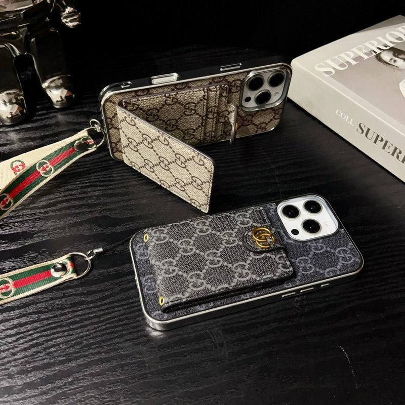 Custodia per iPhone con catena a mano GG