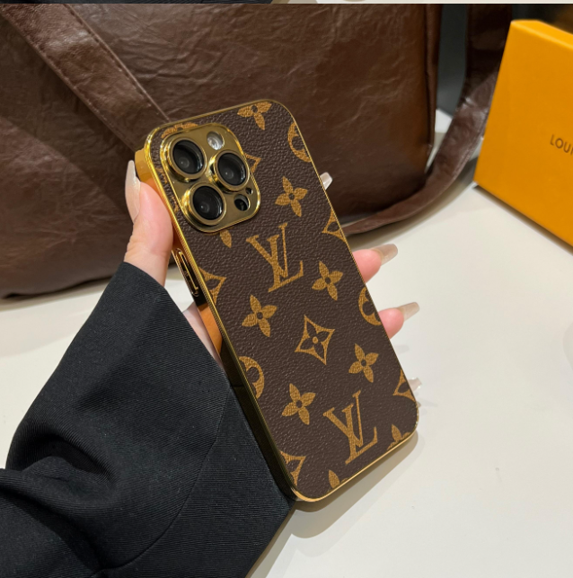 전기 도금된 골드 엣지의 Lou 클래식 모노그램 iPhone 케이스