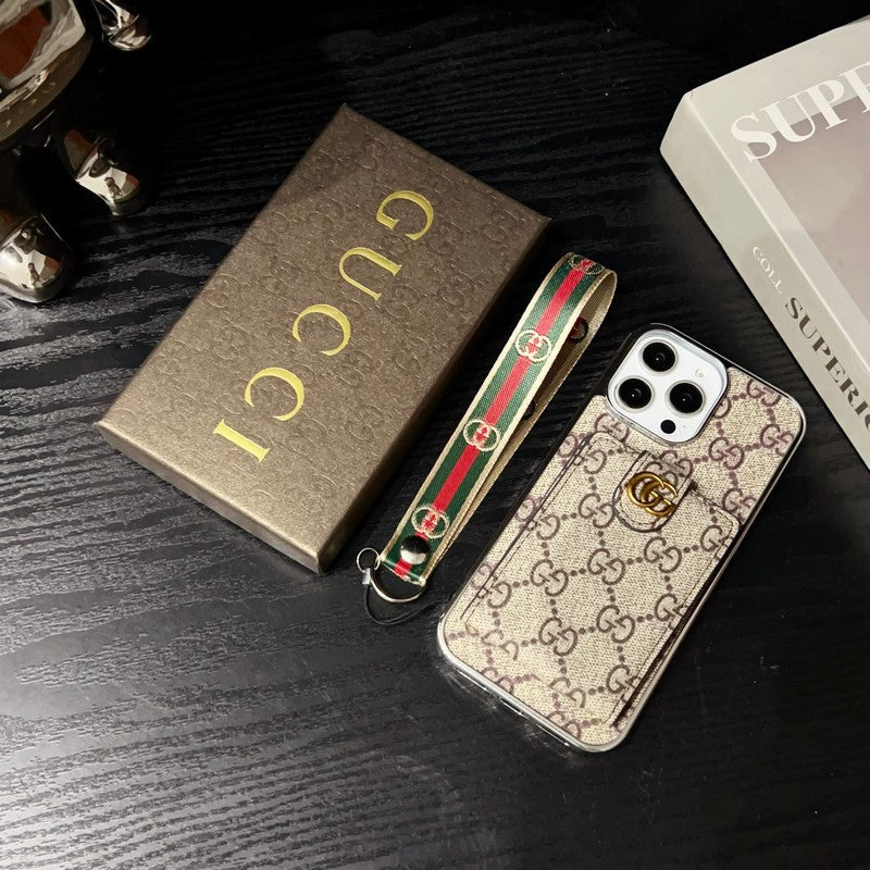 Custodia per iPhone con catena a mano GG