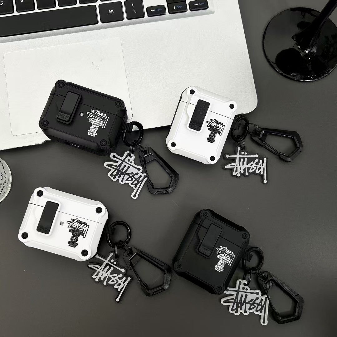 Carcasă robustă pentru AirPods, inspirată de streetwear, cu clemă carabinier
