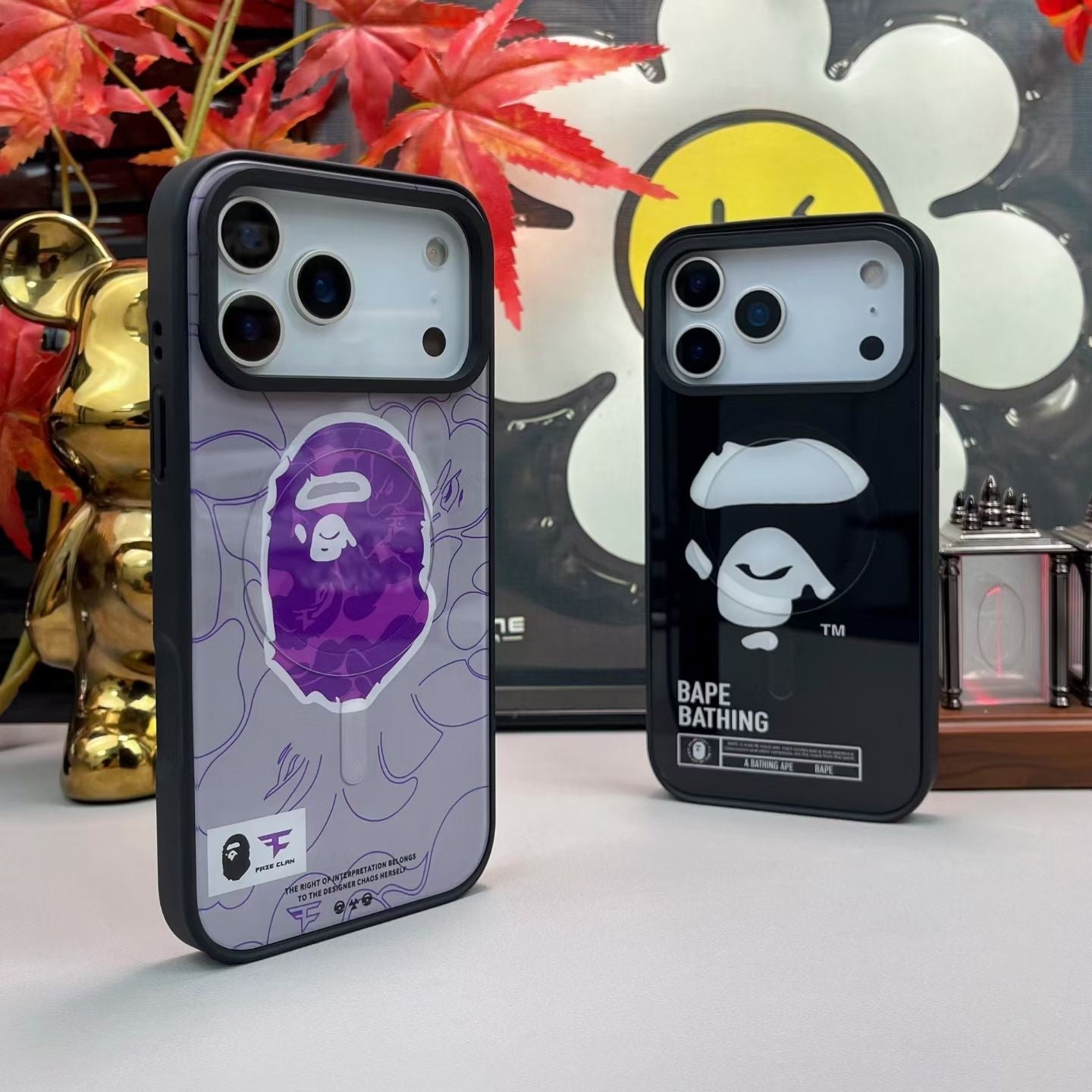 Ape Purple oder Black MagSafe iPhone Hülle