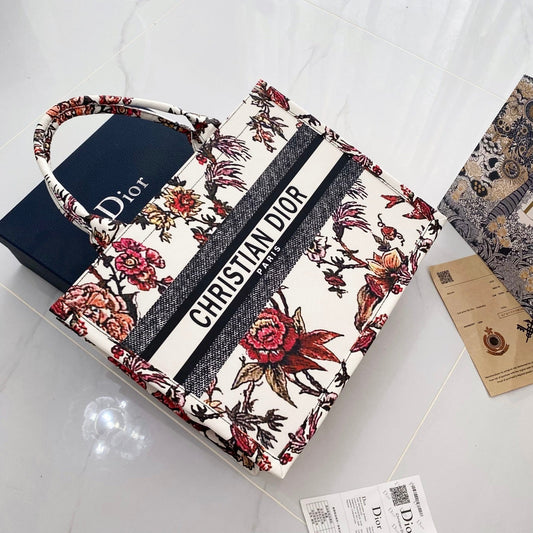 時尚 & 精緻：輕奢皮革手提包