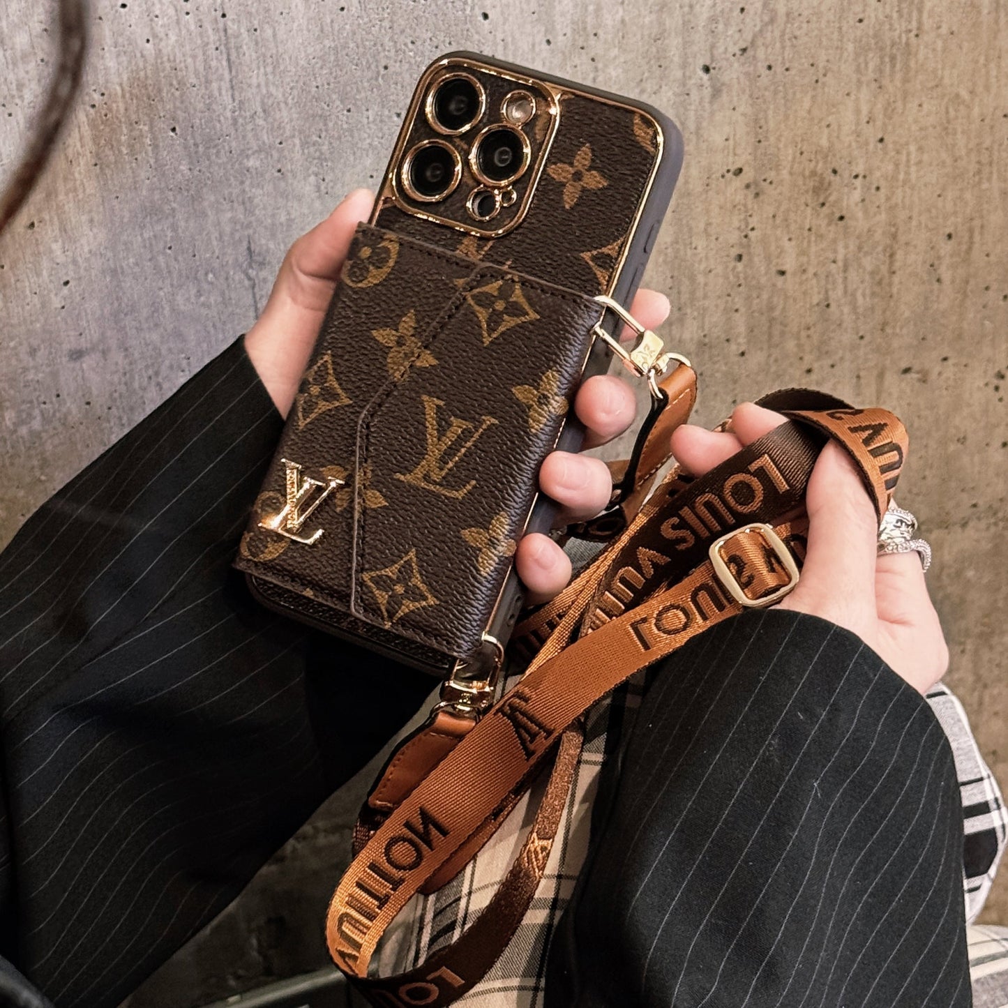 Geavanceerd leren iPhone-hoesje met portemonnee en riem Bruin