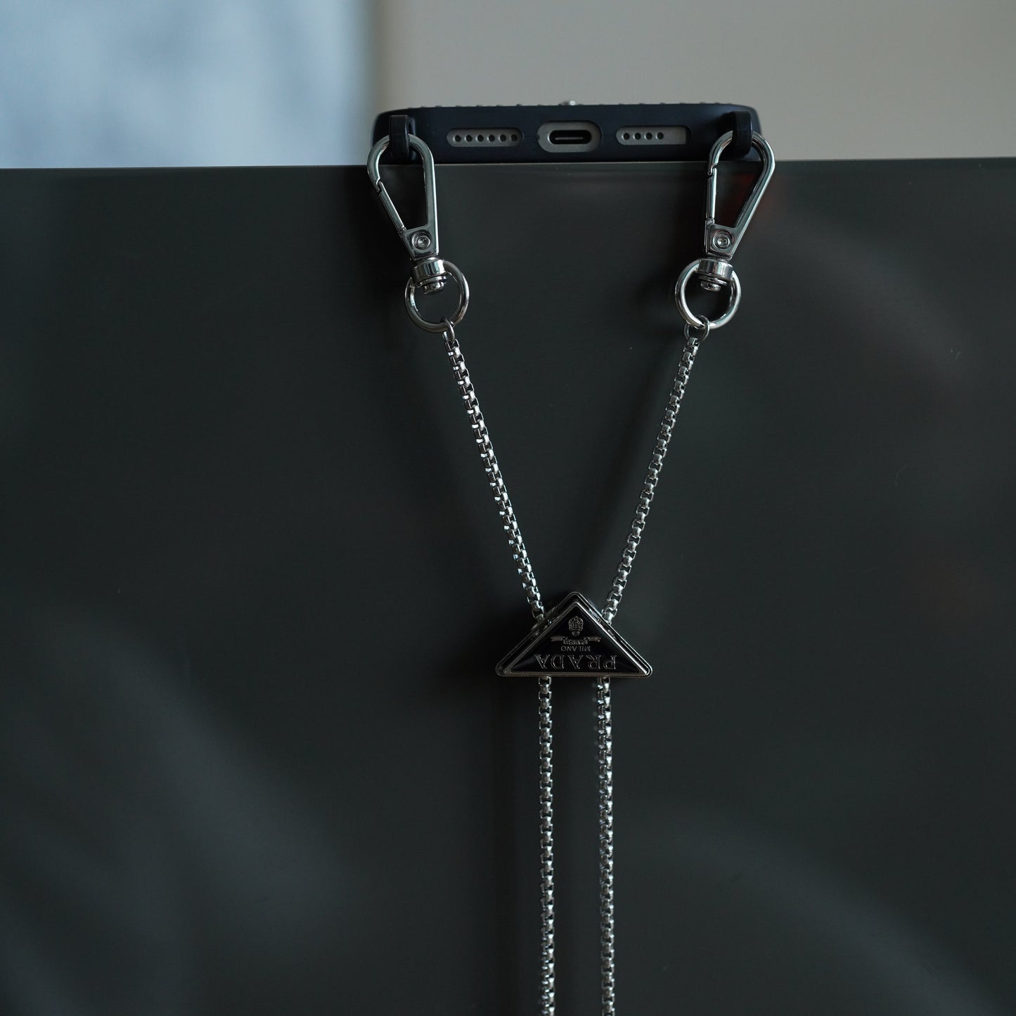 حافظة آيفون برا دايموند كروسبودي