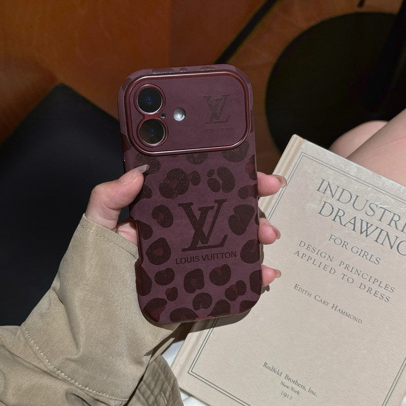 Lou Brown & Etui na iPhone'a ze skóry w kolorze fioletowym