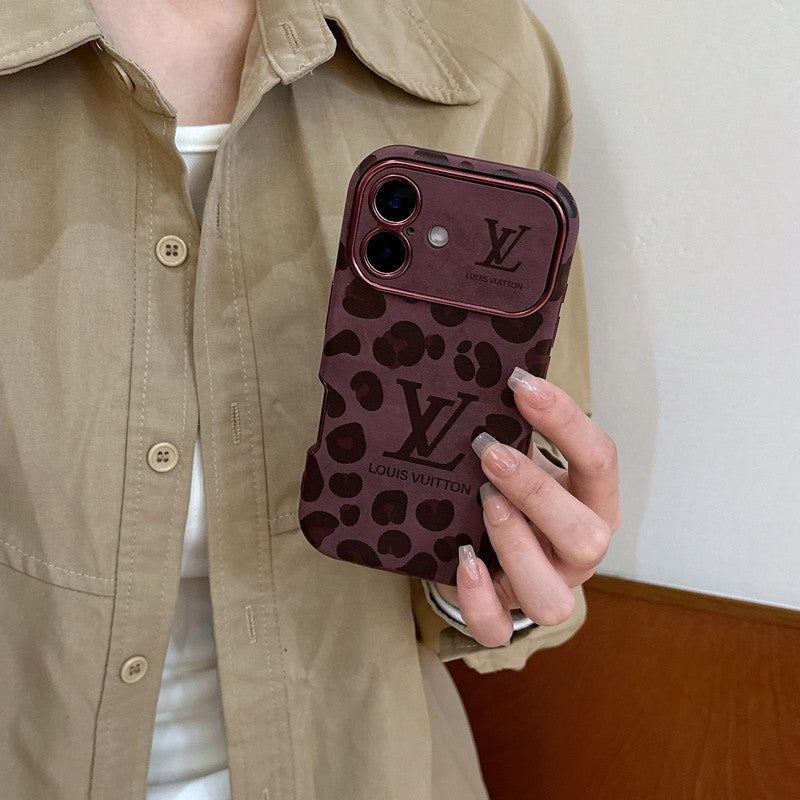 Lou Brown & Etui na iPhone'a ze skóry w kolorze fioletowym