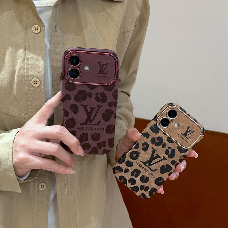 Lou Brown & Etui na iPhone'a ze skóry w kolorze fioletowym