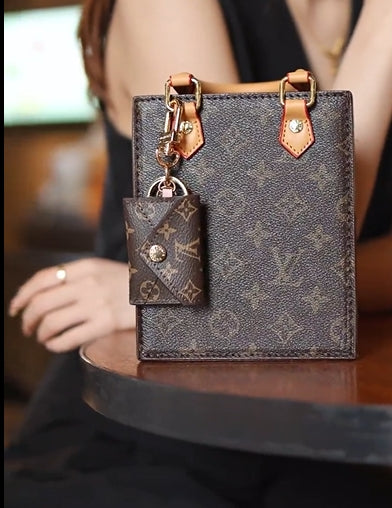 Πορτοφόλι σχεδιαστή μπρελόκ