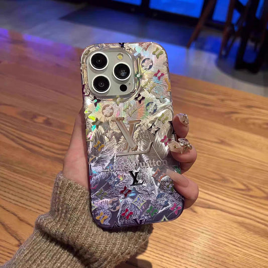 Iridescent Dreams – Capa holográfica para iPhone inspirada em LV