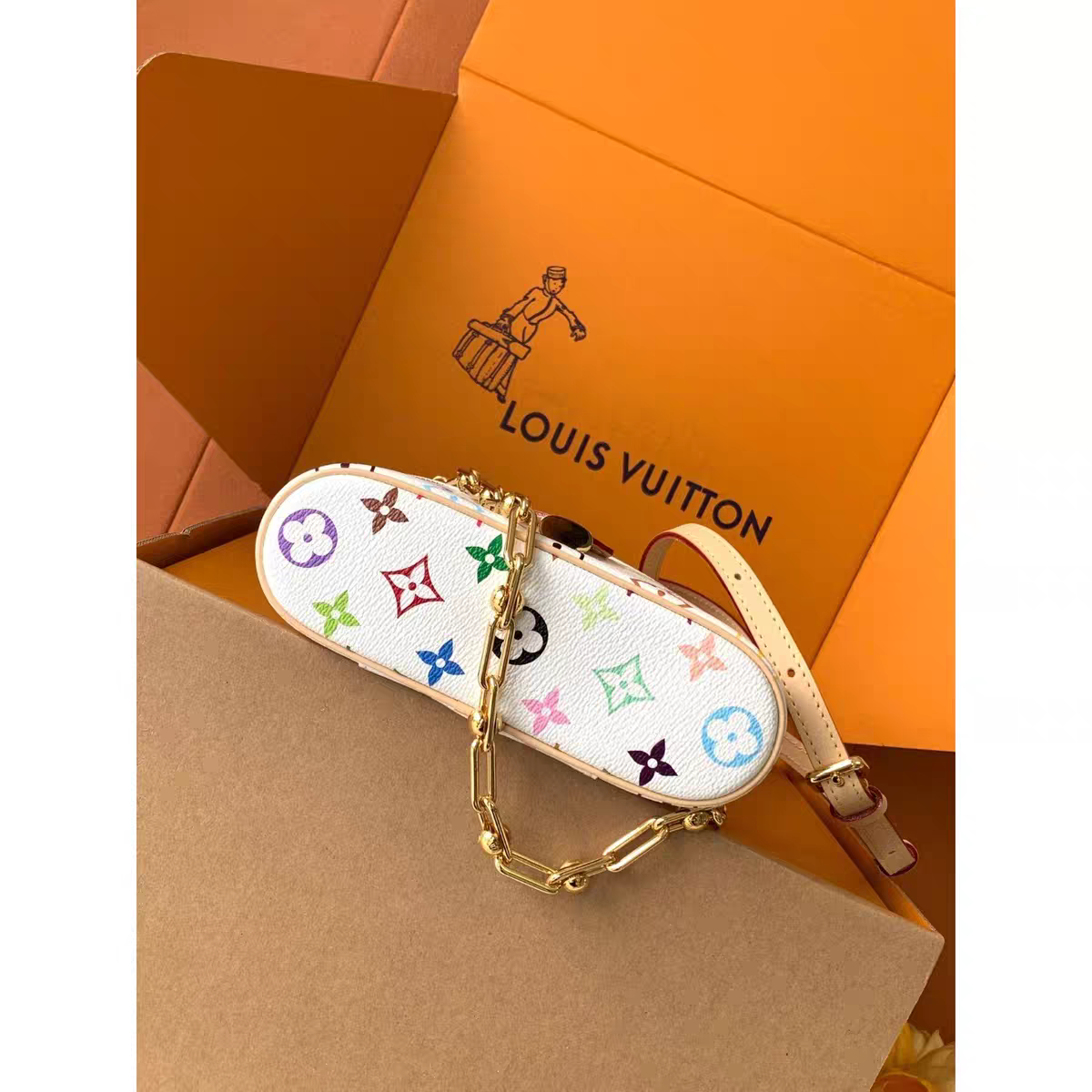Torba do ręki Box inspirowana stylem vintage – eleganckie pudełko z monogramem