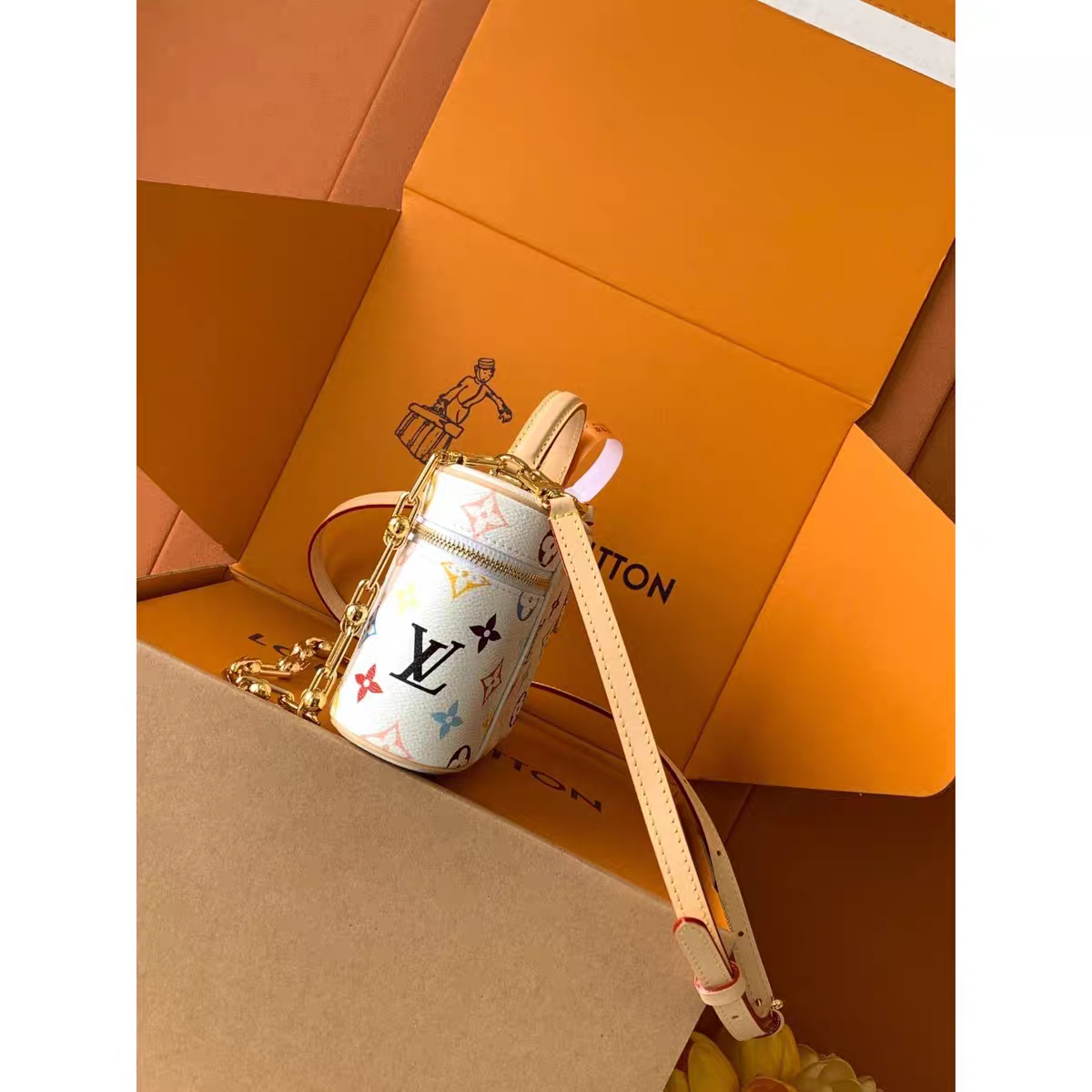 Torba do ręki Box inspirowana stylem vintage – eleganckie pudełko z monogramem