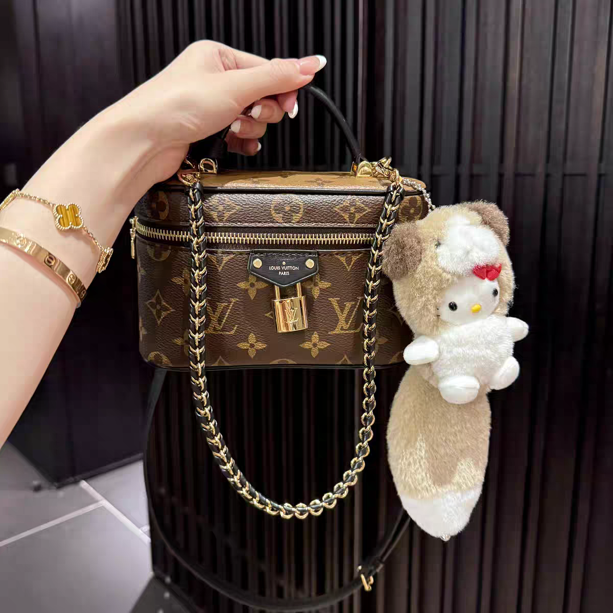 復古風格的 Box 手提包 – 優雅的 Monogram Tote Box