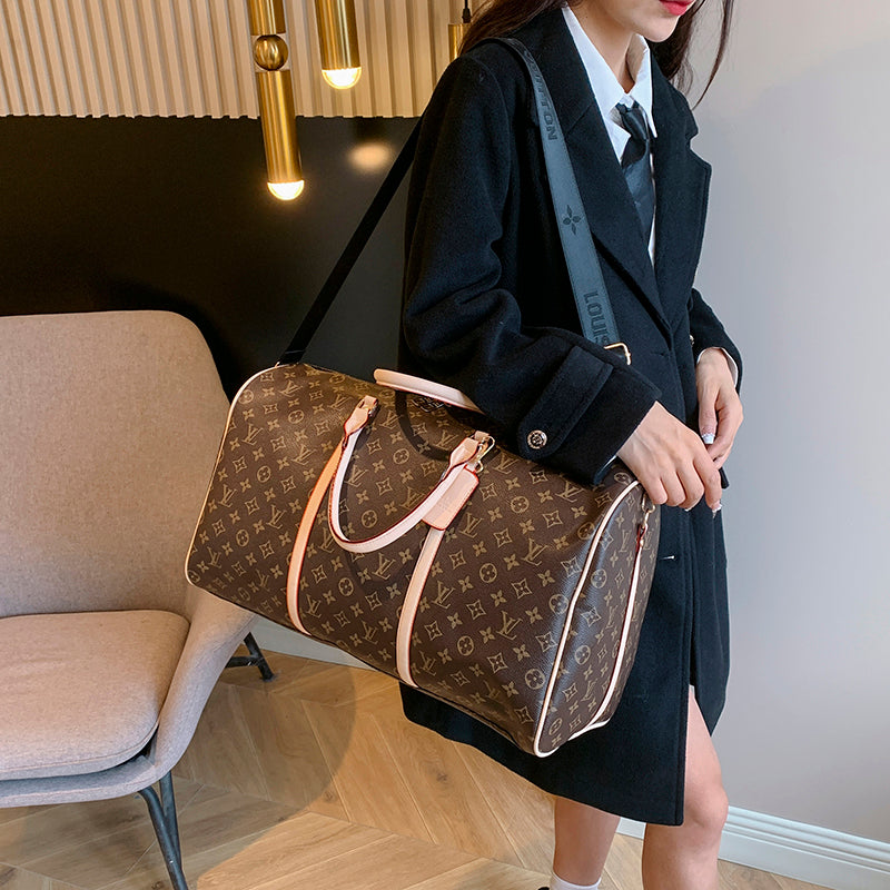 L-Luxury Monogram utazótáska – Elegance On the Go 003