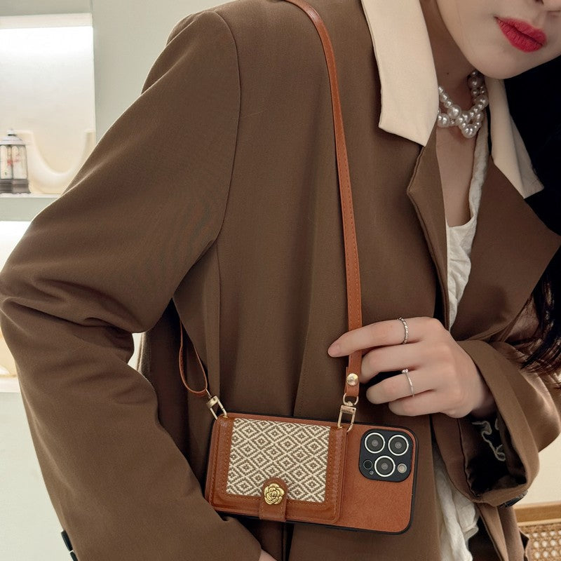 CC 카멜리아 크로스바디 아이폰 케이스