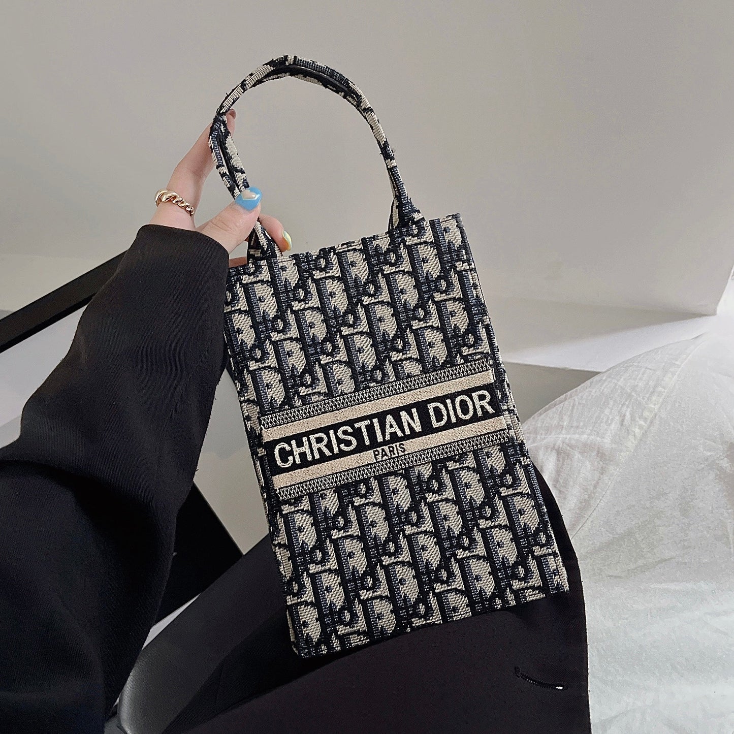 經典手提包，帶斜挎帶