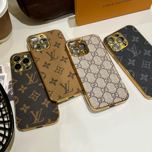 Capa para iPhone Lou Classic Monogram com bordas douradas galvanizadas