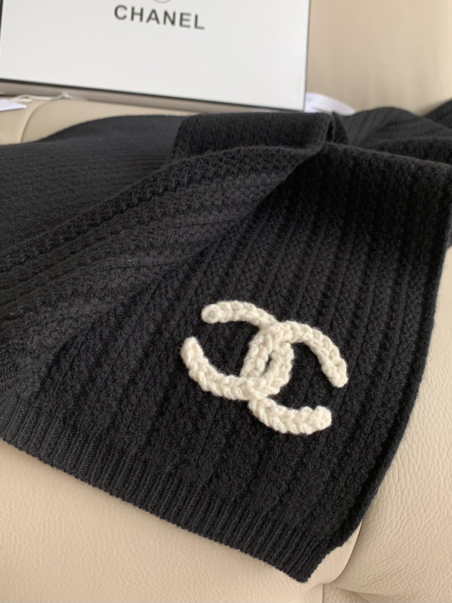 Black pit-pattern knitted scarf, three-dimensional double-standard thermal shawl