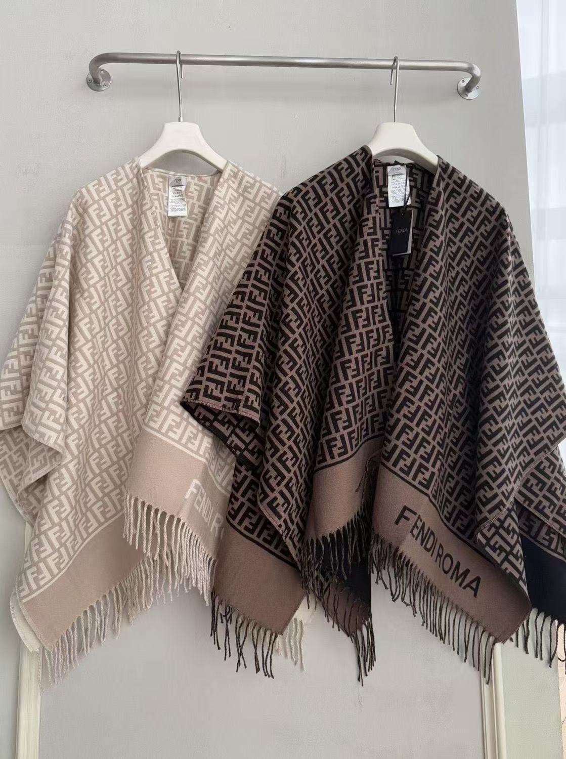 Two-color geometric texture knitted shawl, fringed edge loose warm exterior