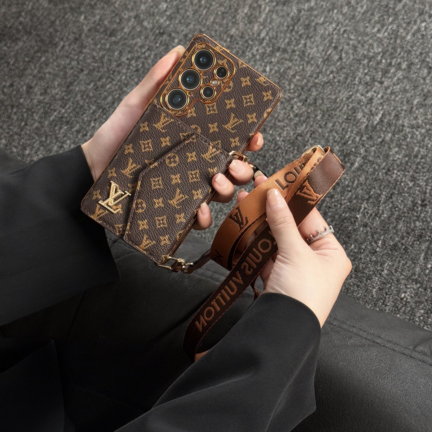 Custodia per telefono Samsung in pelle avanzata con portafoglio e cinturino.