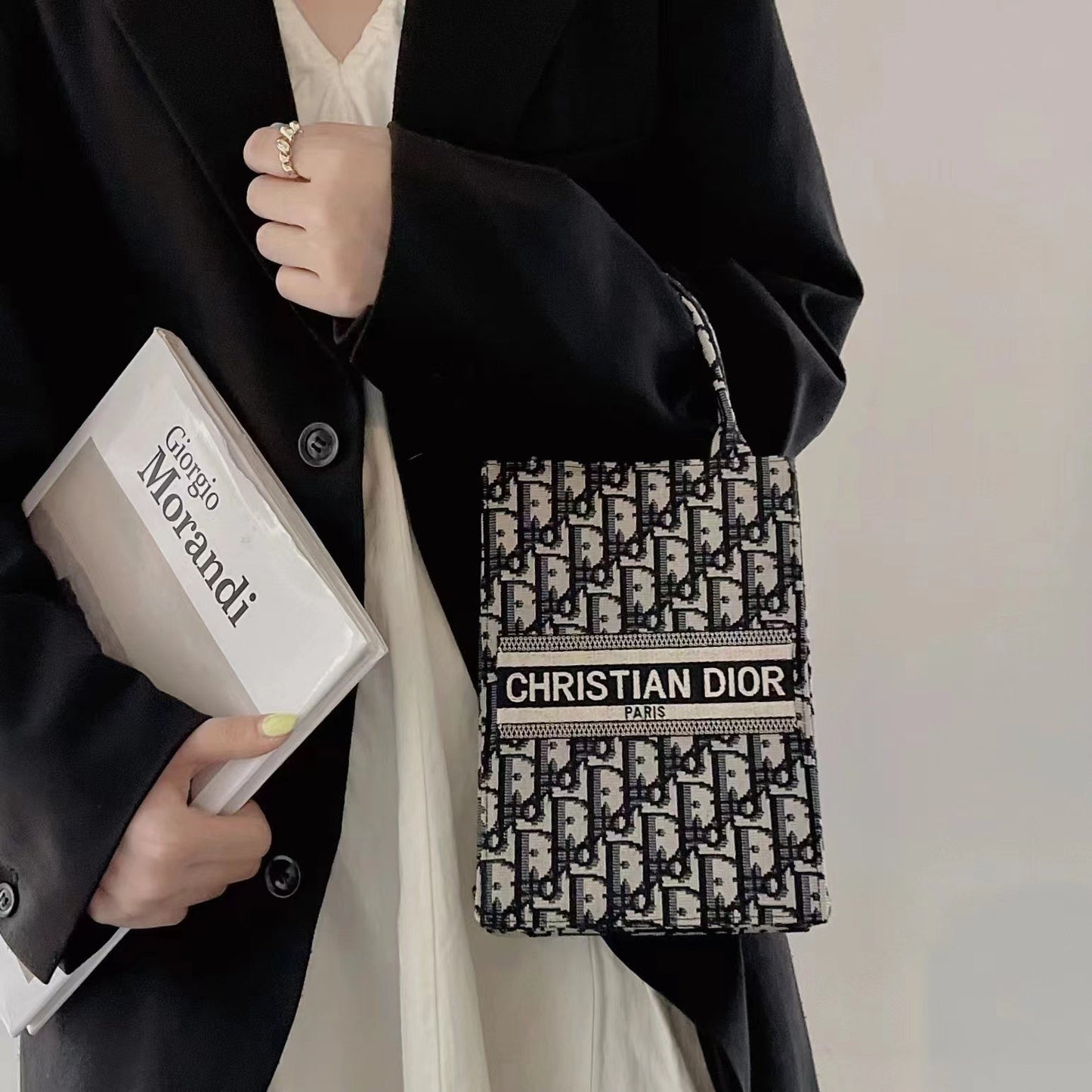 經典手提包，帶斜挎帶