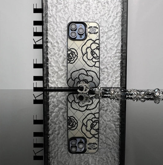 CAPA DE IPHONE INSPIRADA NA CAMÉLIA COM DESIGN ÚNICO