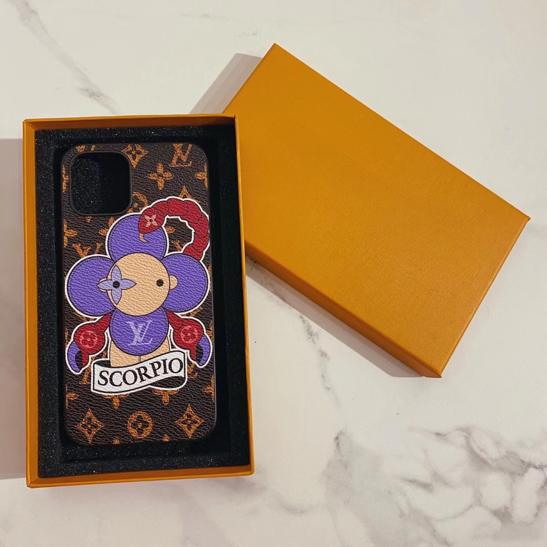 Custodia per iPhone dipinta Scorpio Love realizzata su misura