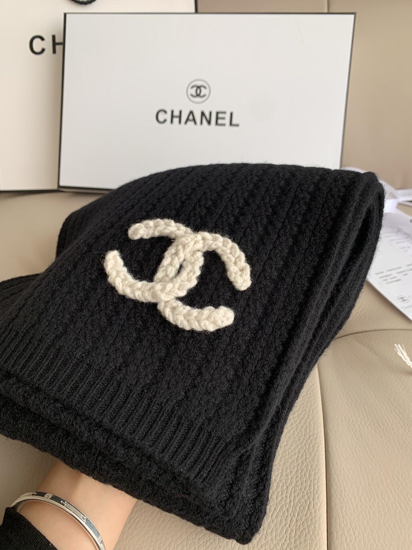 Black pit-pattern knitted scarf, three-dimensional double-standard thermal shawl