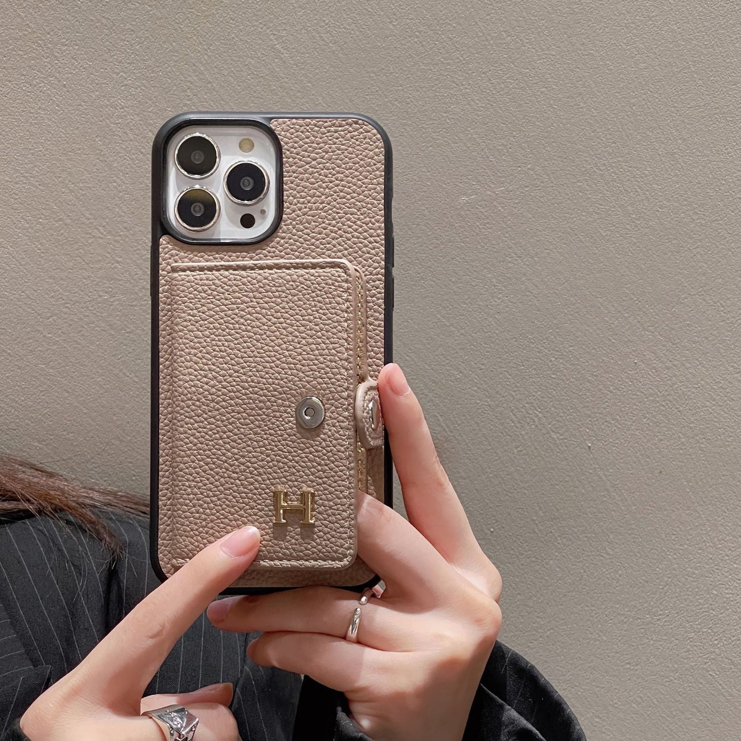 H Kožený držák karet na iPhone