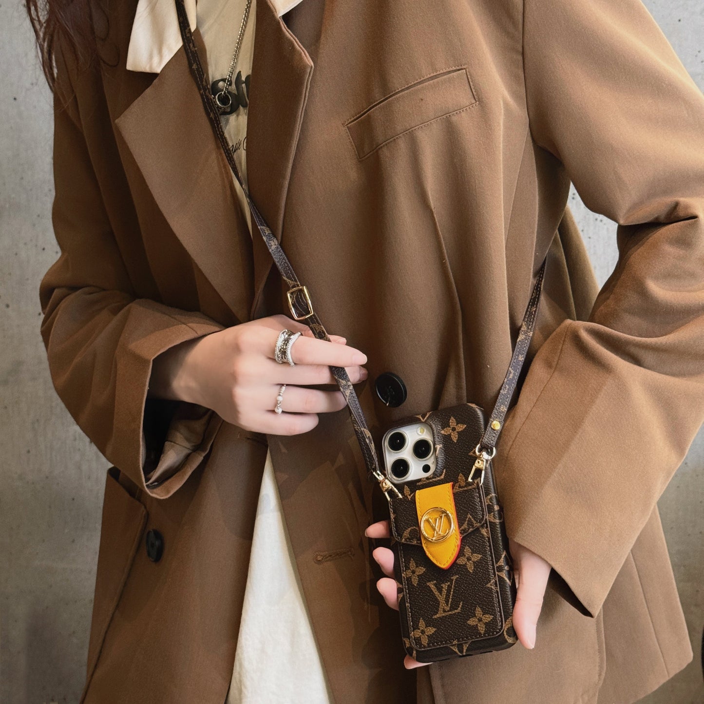 Lou Card Holder Chain iPhone-deksel