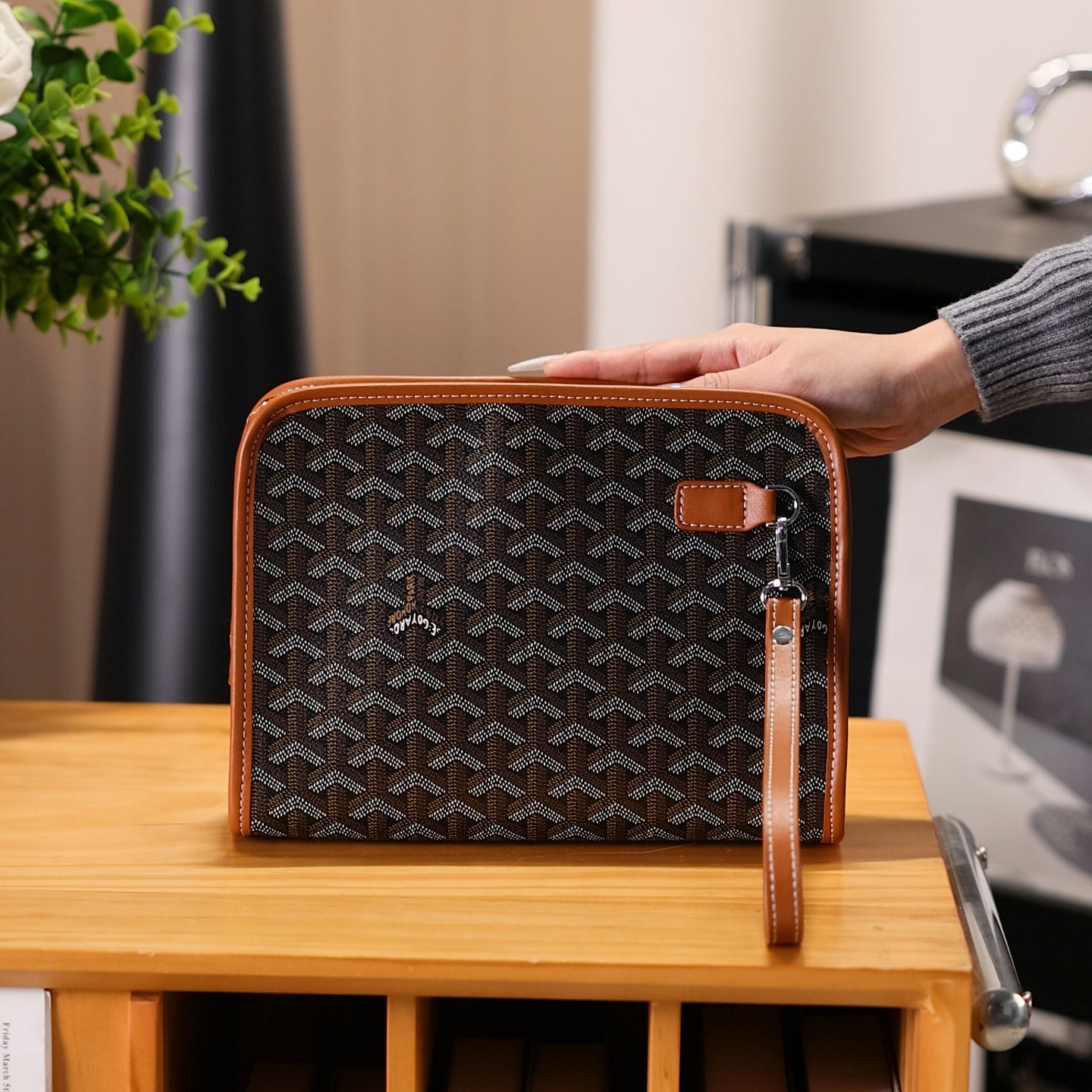 Luxury Pattern Wristlet Clutch — Zippered Designer Style Handbag with Detachable Strap