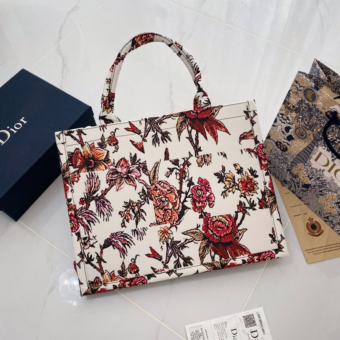 時尚 & 精緻：輕奢皮革手提包