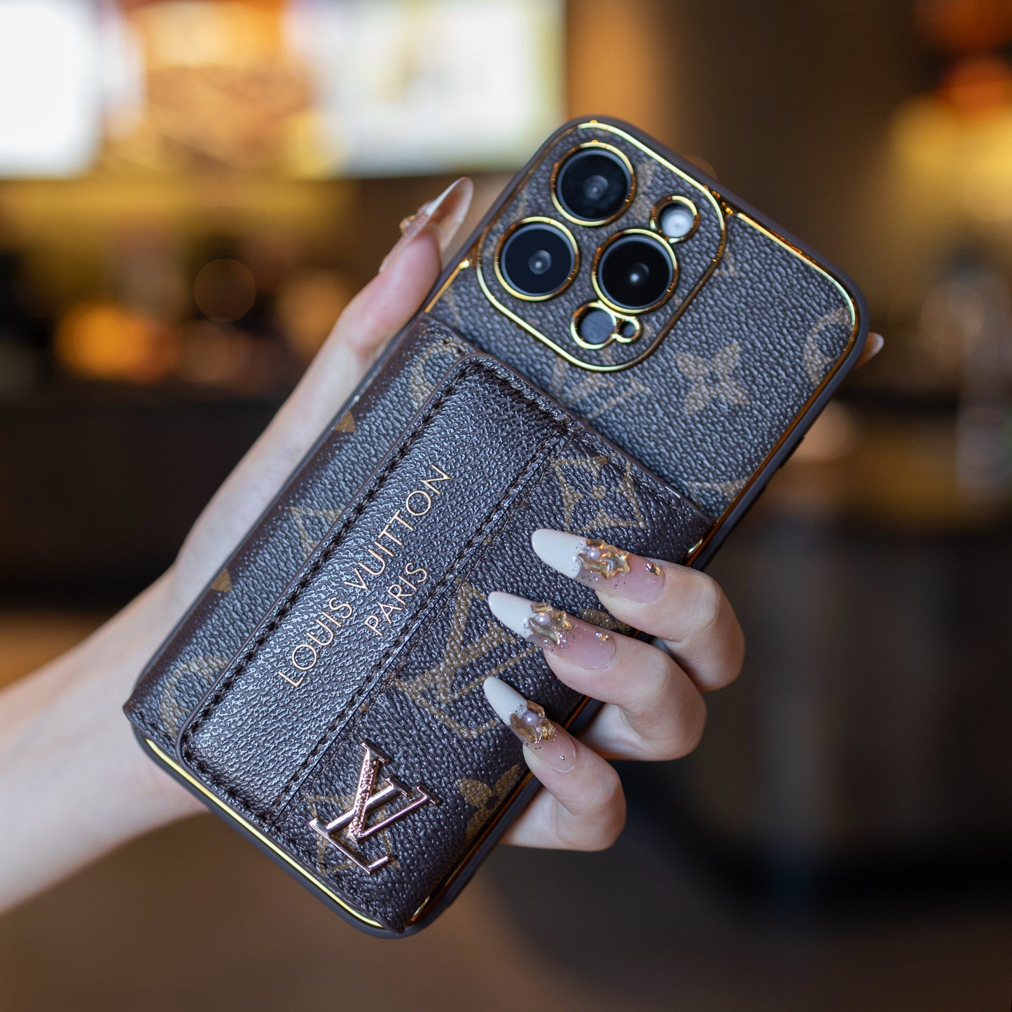 Ylellinen edistyksellinen nahkainen iPhone-kotelo korttitaskulla & Hihna