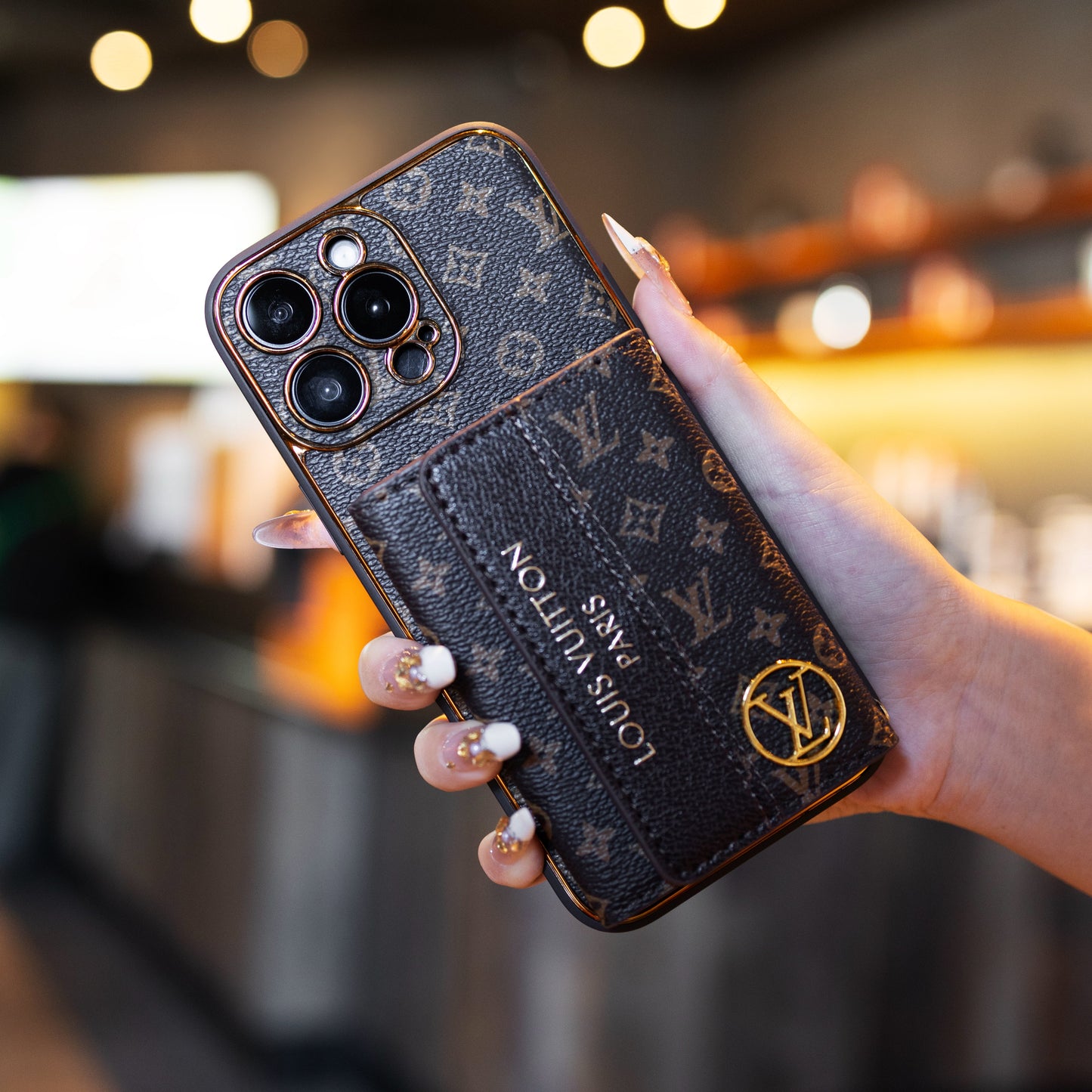 Ylellinen edistyksellinen nahkainen iPhone-kotelo korttitaskulla & Hihna