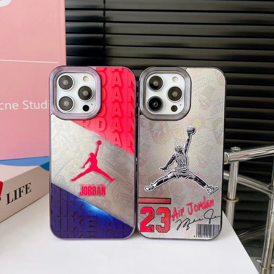 Capa prateada para iPhone com design Jumpman 23