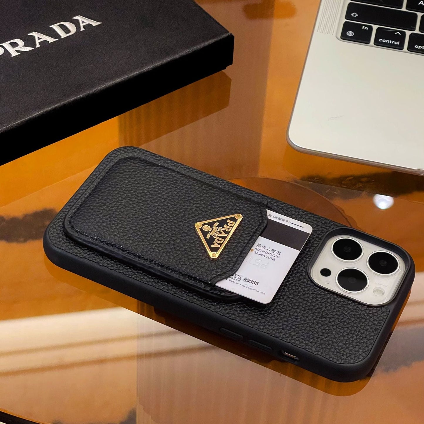 Custodia per iPhone colorata con portacarte Pra