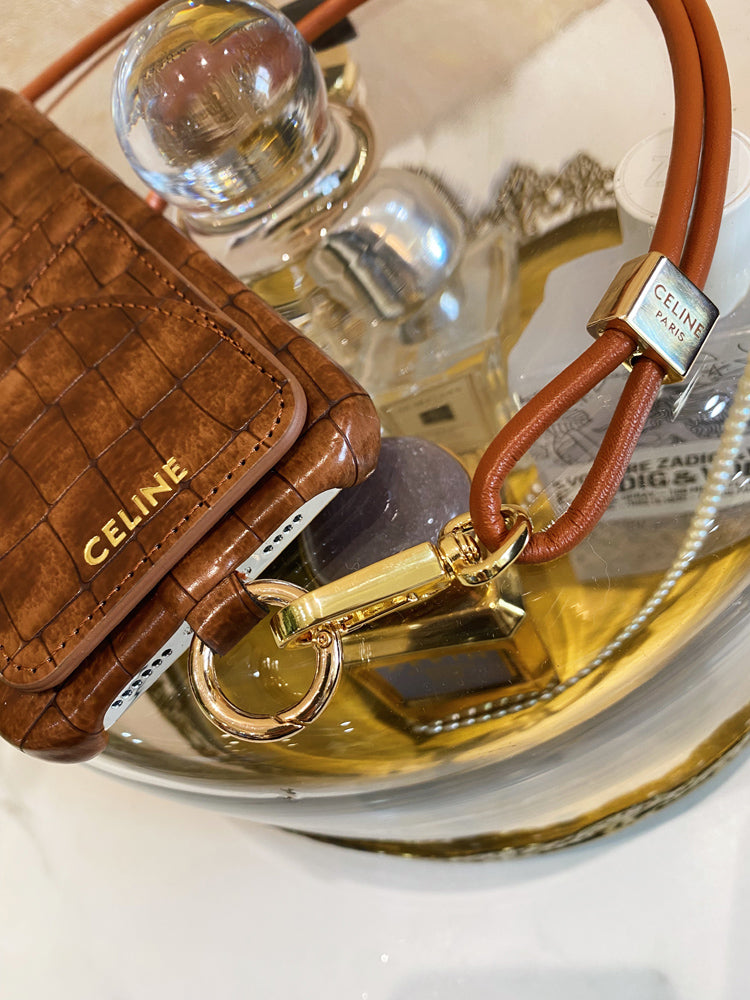 Alligator Print Celine iPhone tok kártyatartóval és barna szíjjal -EYP241415