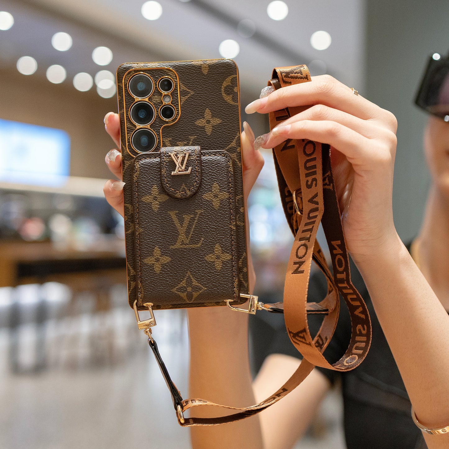 Luxe leren multifunctionele telefoonhoes met monogram en polsband